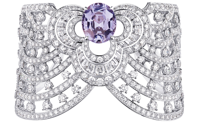 ������ ���������� ������� � ����� ��������� �������������� Louis Vuitton