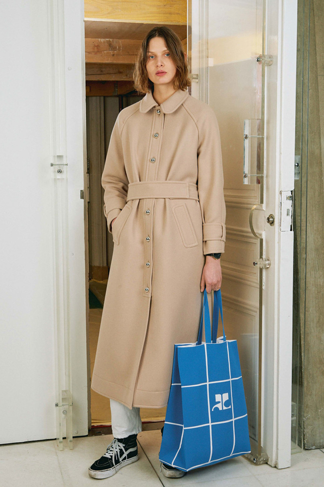 Courrges �����-���� 2017